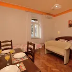 Romina 아파트