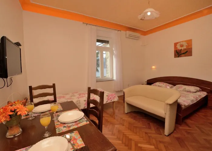 Romina Apartman