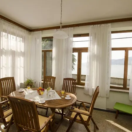 Apartment Romina *
