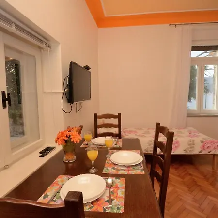 Apartment Romina *